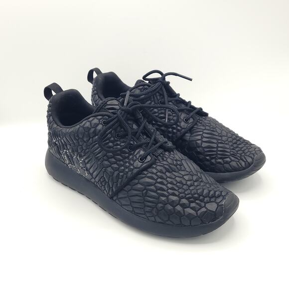 Nike Roshe One DMB Triple Black 807460-001 women's size 7 - Picture 2 of 9